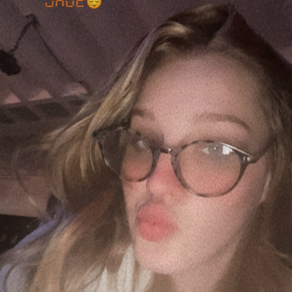 Meet your Posher, Jade